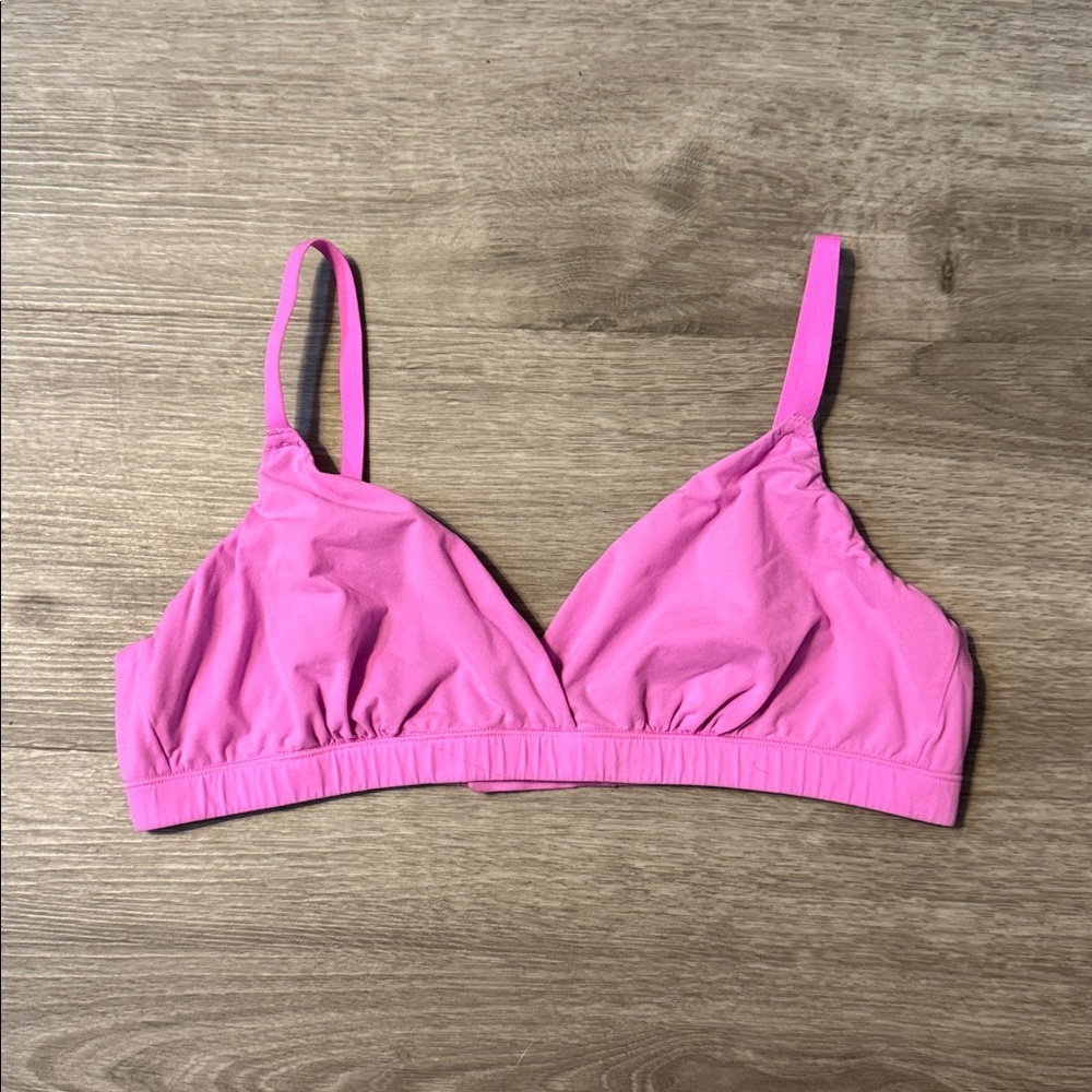 SKIMS Fits Eveybody Crossover Bralette — Neon Orchid